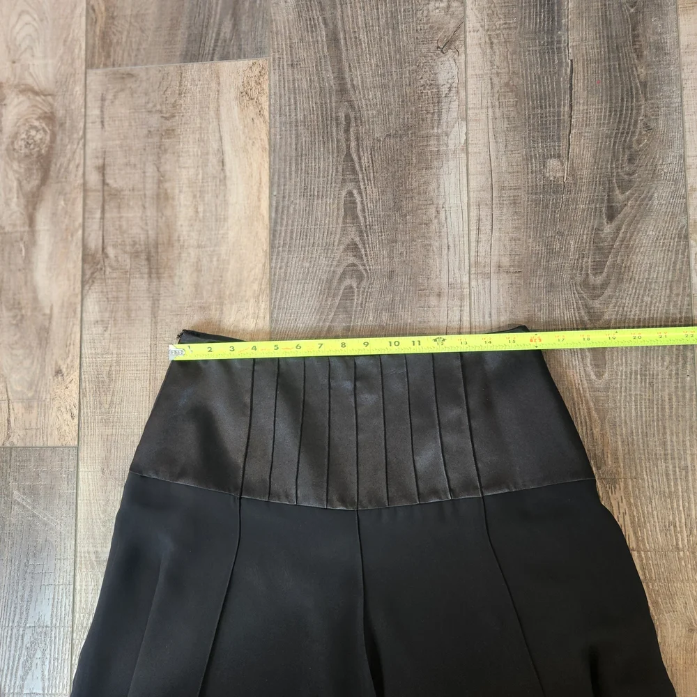 JS Collections Black A-Line Skirt Drop Waist with Pleated Hem‎ Size : 10 Classic